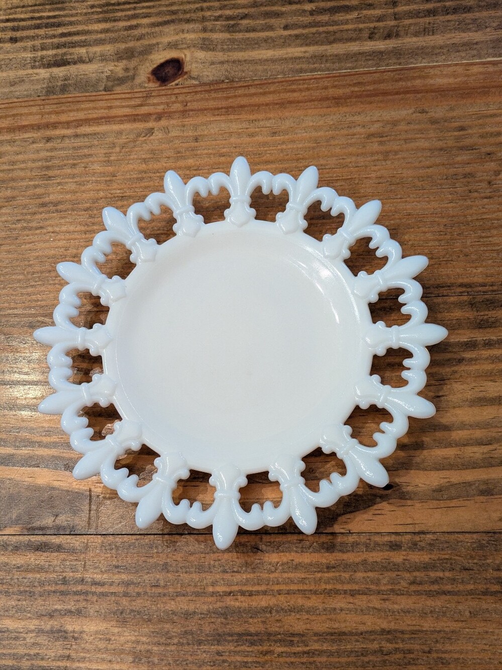 Authentic 1920s Westmoreland Milk Glass Fleur-de-Lis 7.375” Plate